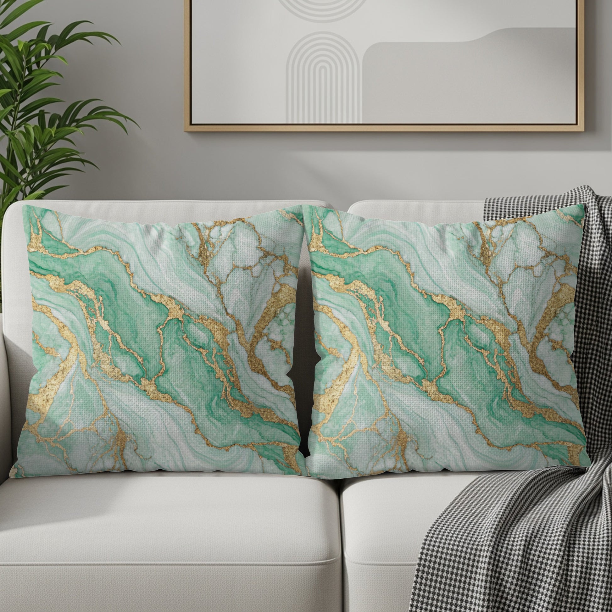 Luxurious Green Marble Pattern Throw Pillow Set