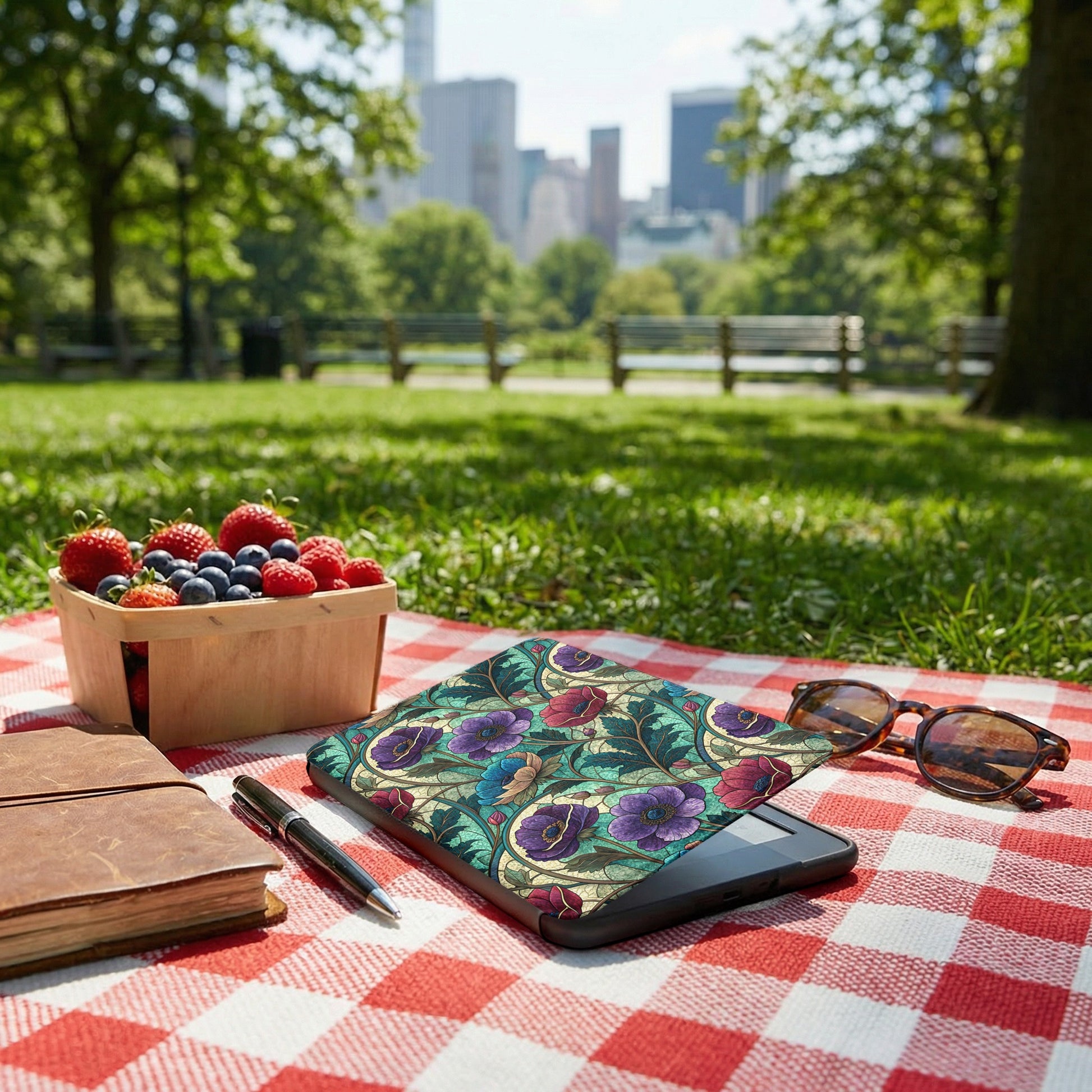 Floral Pattern Sleeve on Picnic with City View Accessory