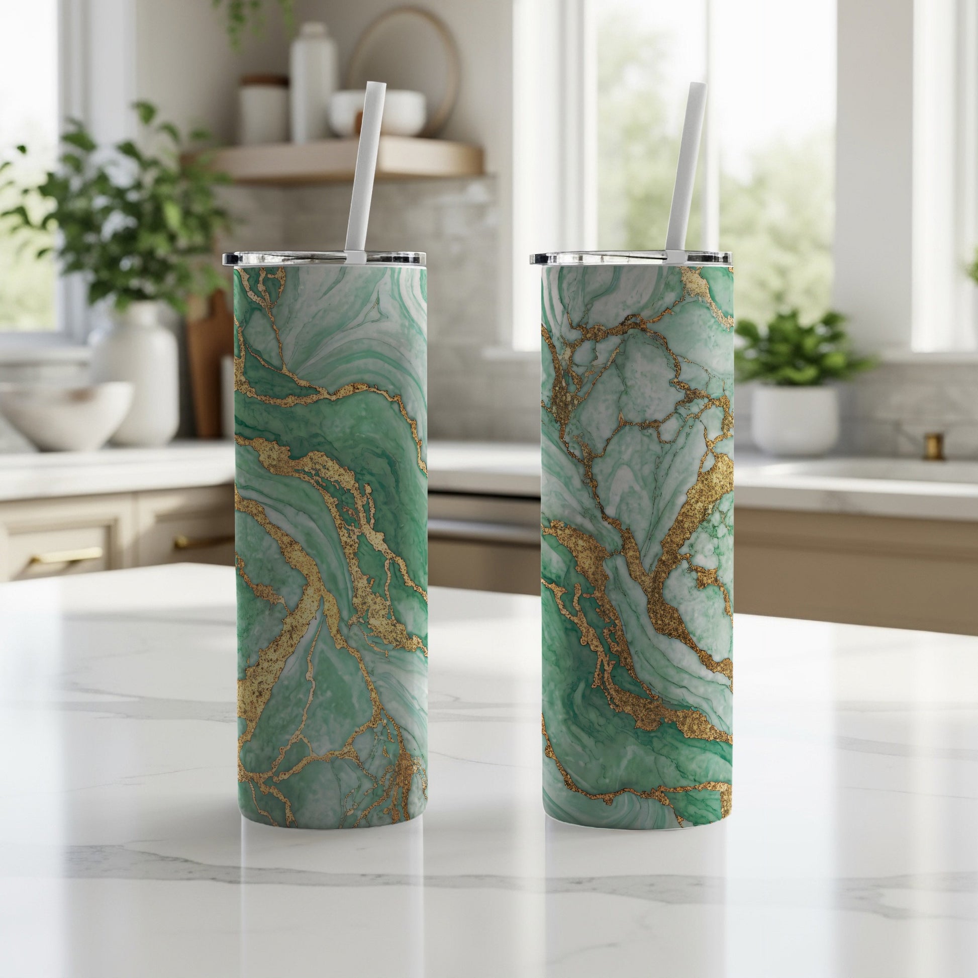 Elegant Green and Gold Marble Pattern Tumbler