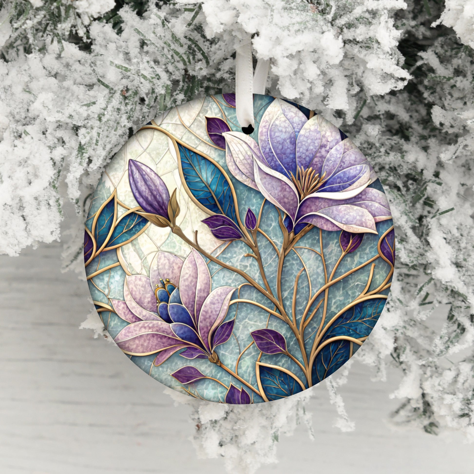 Elegant Floral Design Round Christmas Ornament