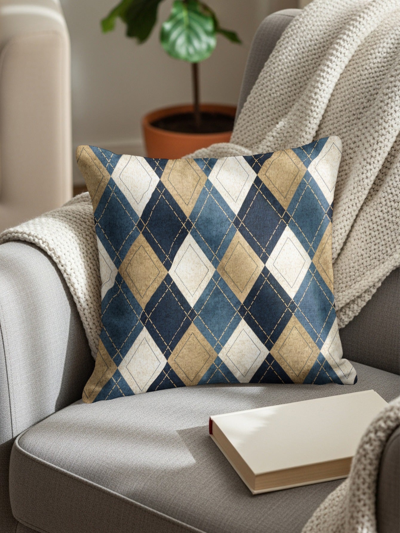 Geometric Argyle Pattern Decorative Throw Pillow Cover