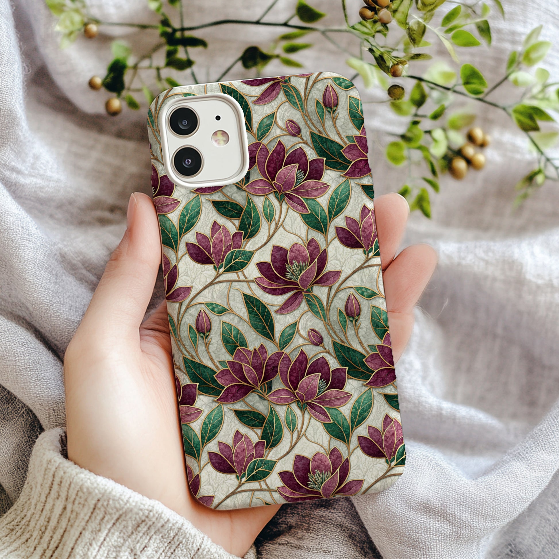 Elegant Floral Patterned Phone Case for Everyday Use