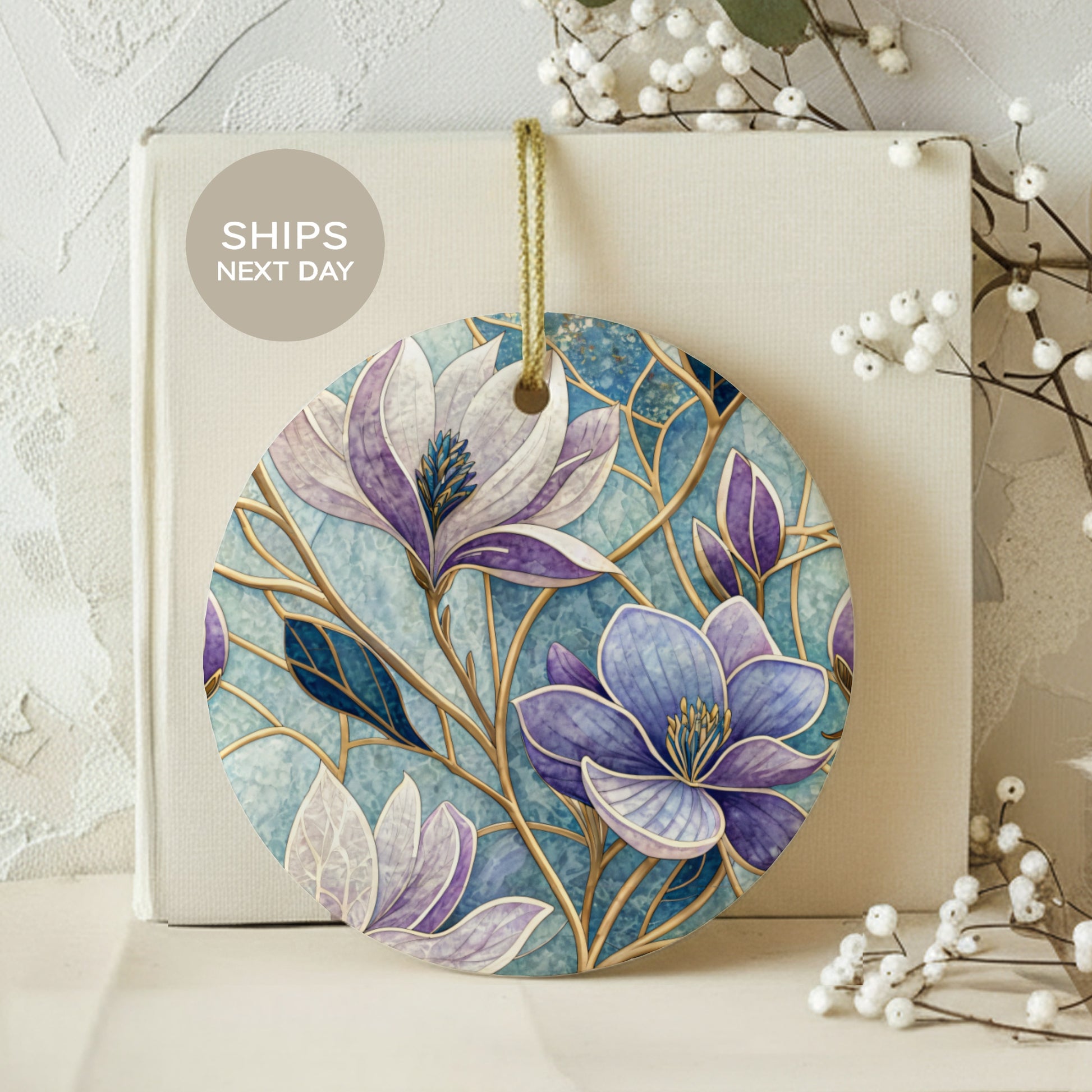 Elegant Floral Patterned Round Ornament Decor