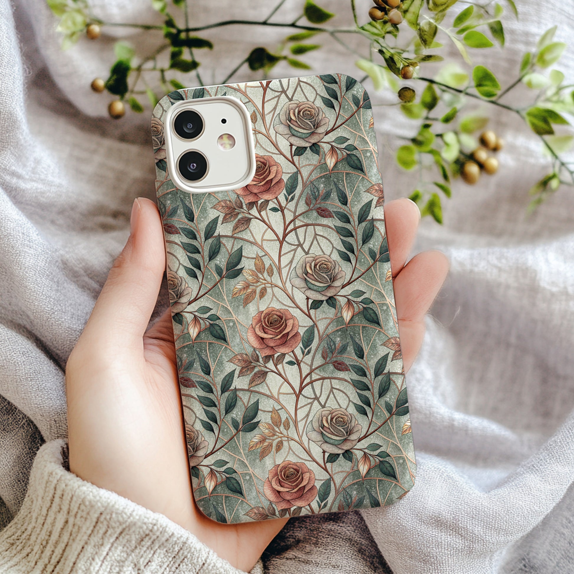 Elegant Vintage Floral Patterned Phone Case