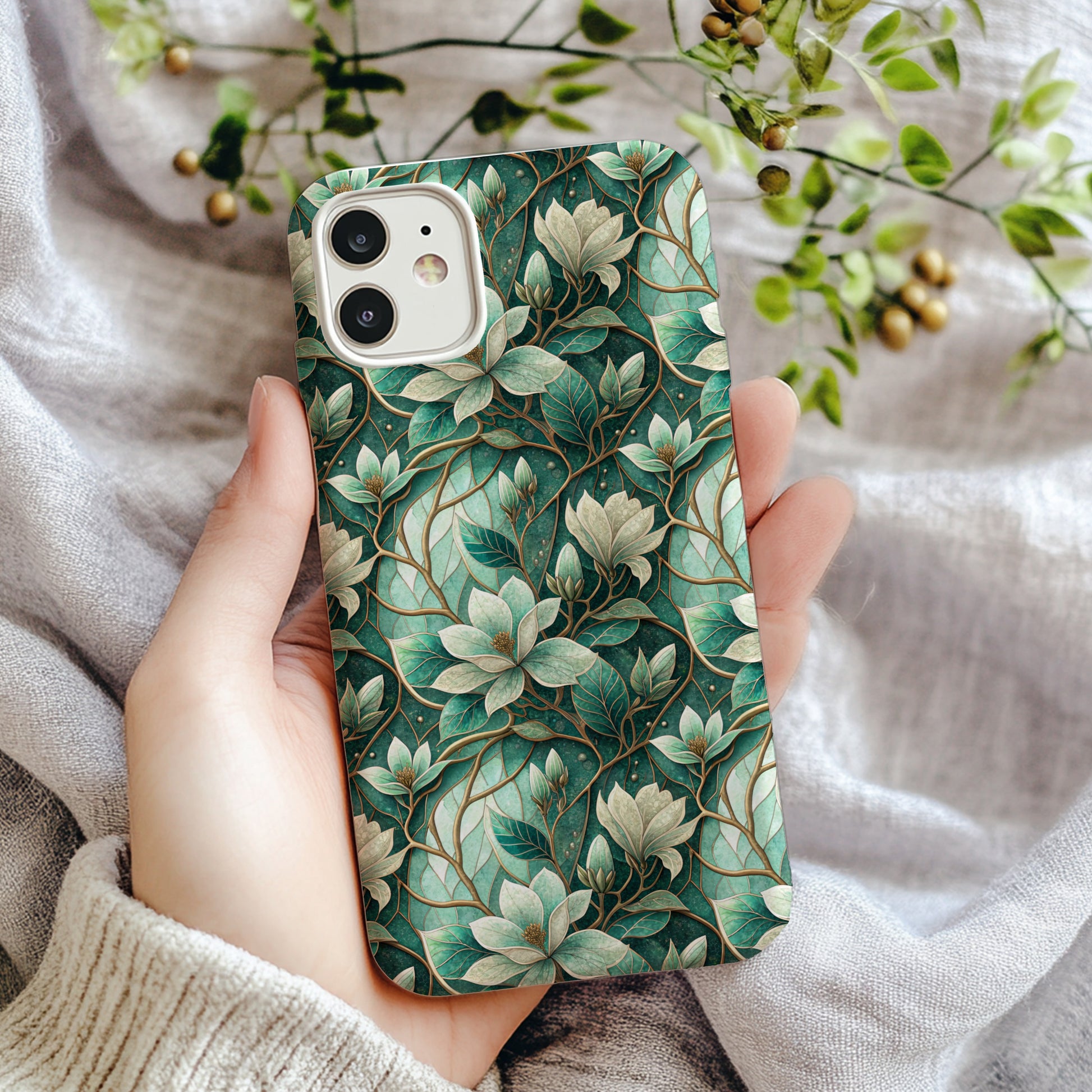 Elegant Green Floral Pattern Smartphone Case