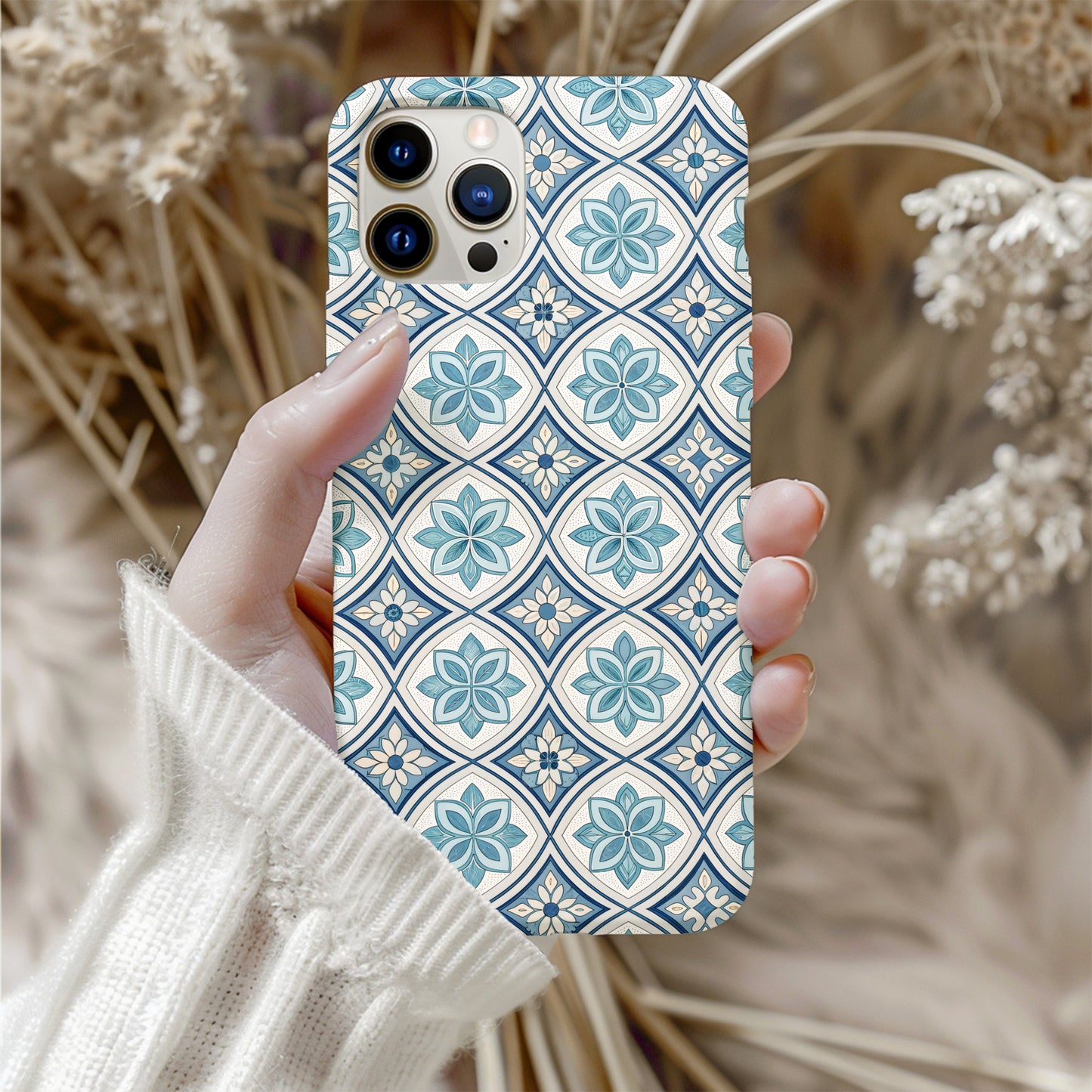 Elegant Blue Flower Pattern Phone Case for Stylish Protection