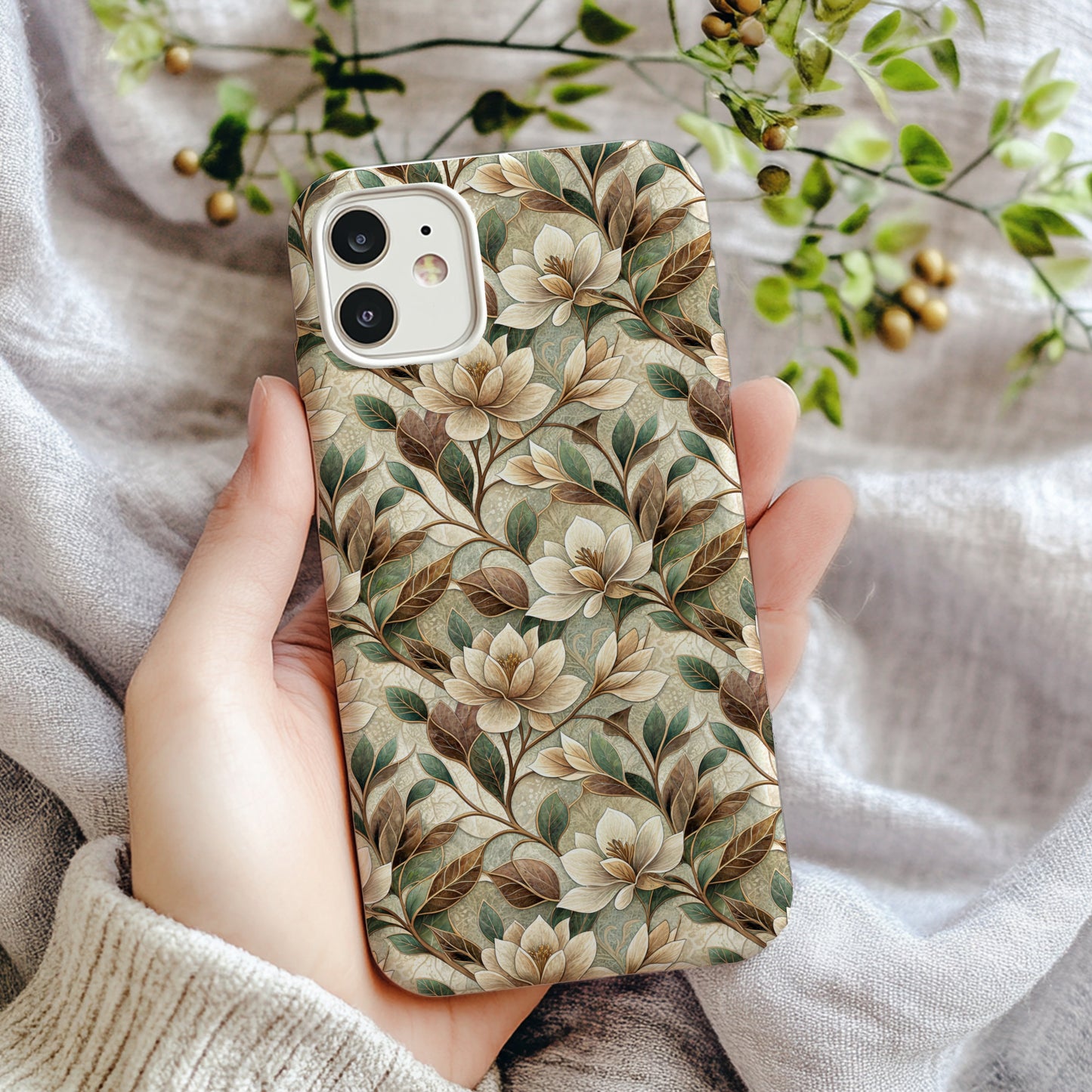 Elegant Floral Pattern Protective Phone Case