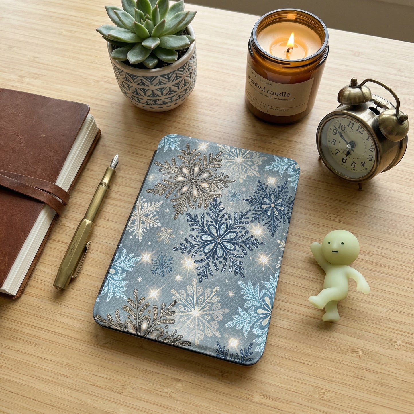 Elegant Winter Snowflake Design Kindle Case Cover